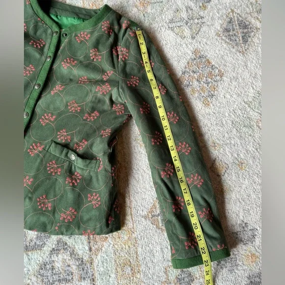Cottage core suede green embroidered floral jacket size S with butterfly buttons - Picture 7 of 10